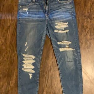 Flattering American eagle Jeans